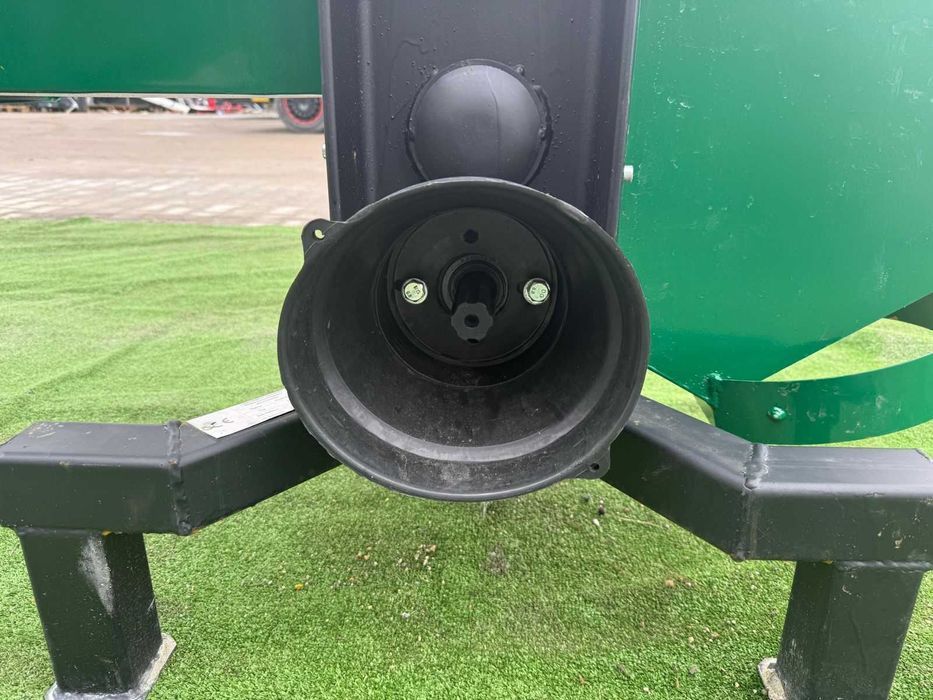 Rębak walcowy do gałęzi drewna do 8/11 cm do ciągnika WOM rozdrabniacz