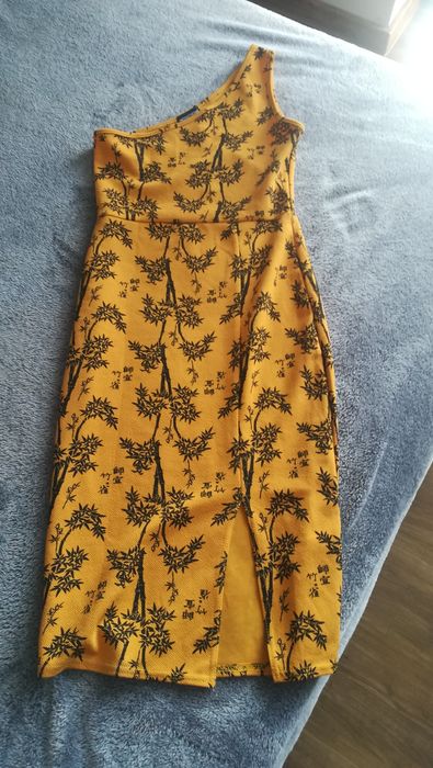 Sukienka letnia musztardowa Pretty Little Thing 36/38