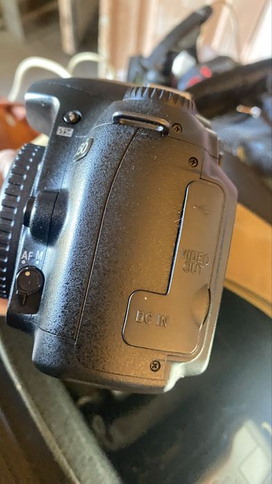 Продам Nikon D50 (kit)
