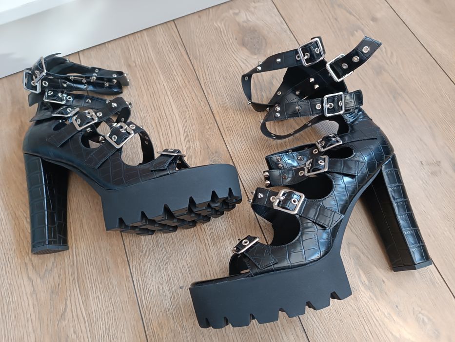 Czarne wysokie gladiaroki na obcasie rozmiar 46