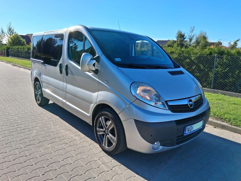 Opel Vivaro 2008 Rok 2.5 DCI 8-Osób PL. Salon Klimatyzacja nawiewy tył