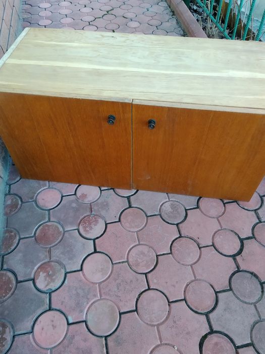 Продам деревянные тумбочки
