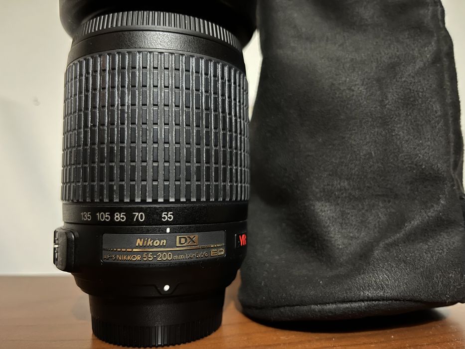 Objetiva Nikon AF-S Nikkor 55-200mm 1:4-5.6G