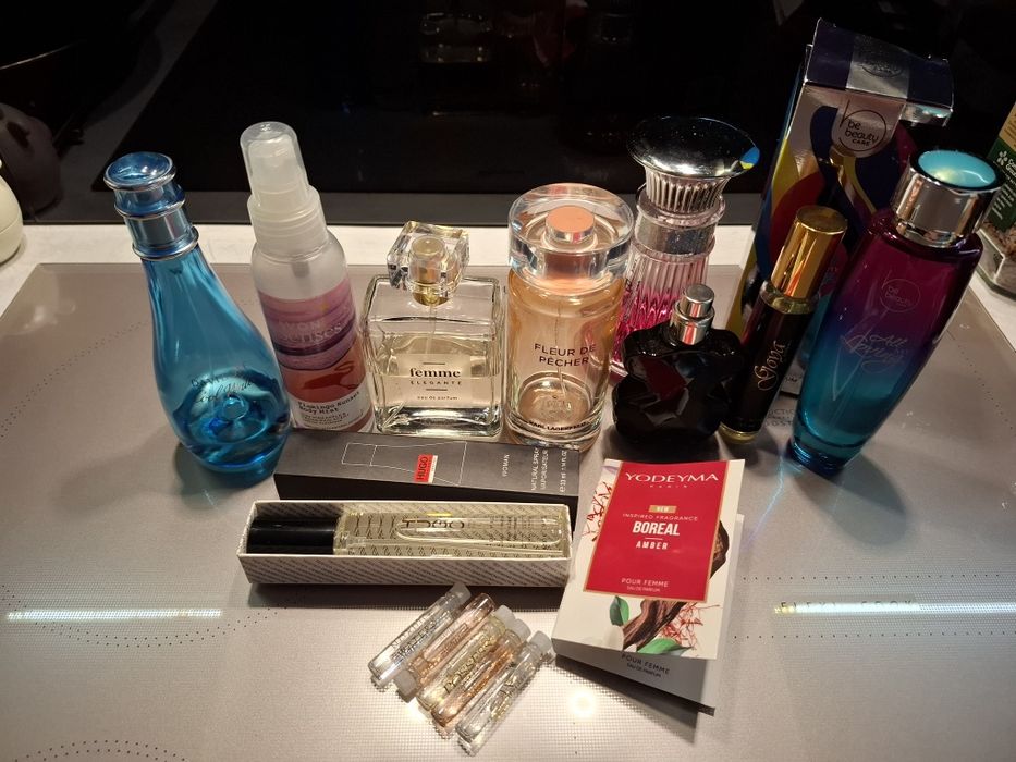 Zestaw perfum damskich z foto Tous, Karl Lagerfeld, Avon i inne