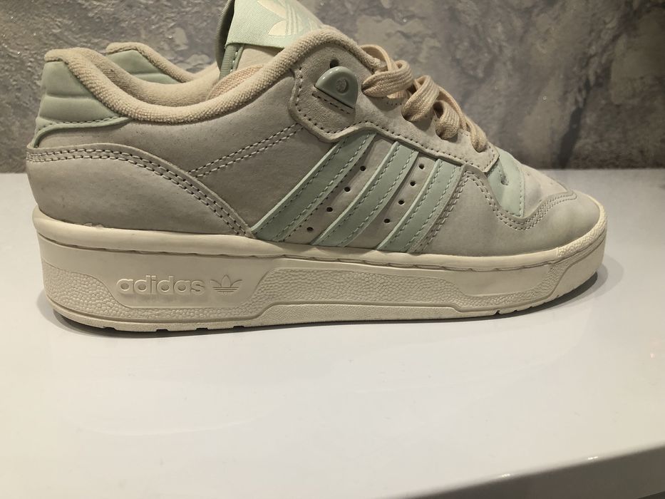 Жіночі кросівки женские кроссовки  adidas