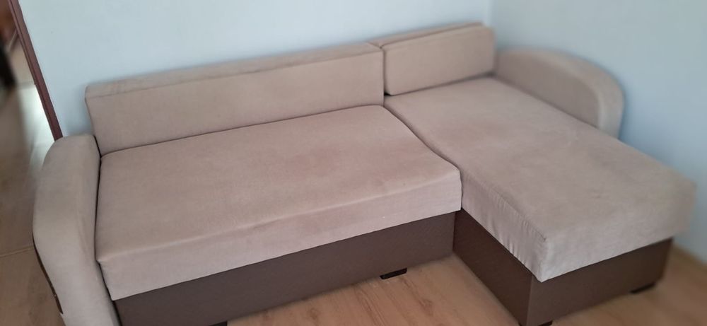 Narożnik z pojemnikiem