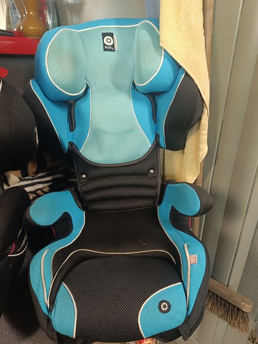 Foteliki samochodowe