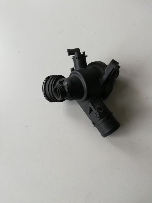 Corpo de termostato de motor Mercedes Om 651