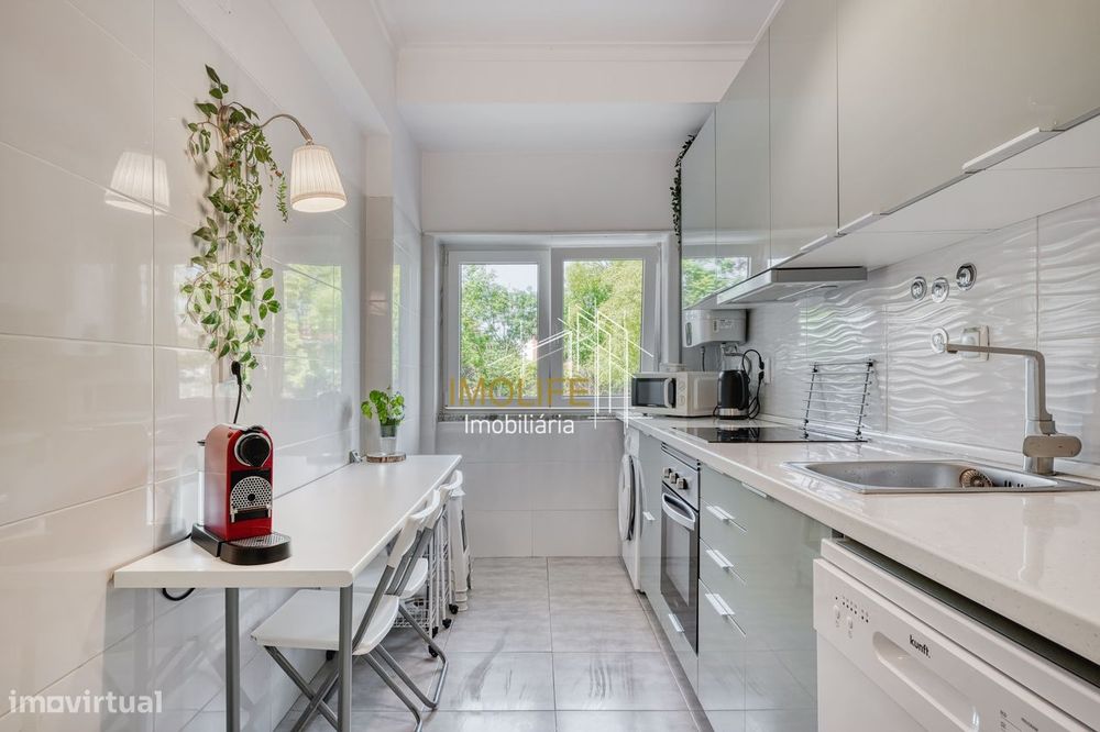 Apartamento T3 Remodelado na Rua Miguel Torga – Costa da Caparica