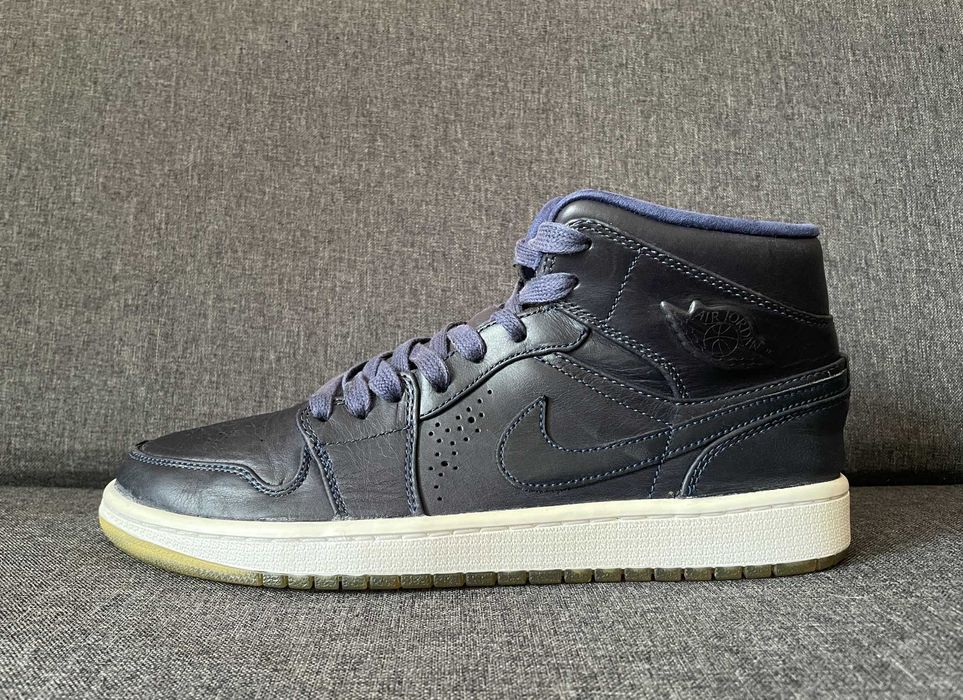 Nike Air Jordan 1 Retro Mid Nouveau "Space Blue" Gum кросівки чоловічі