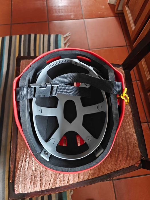 Capacete para águas bravas