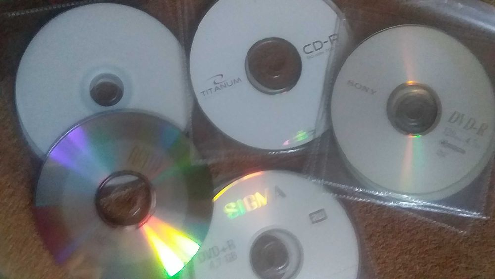 Компакт-диски DVD
