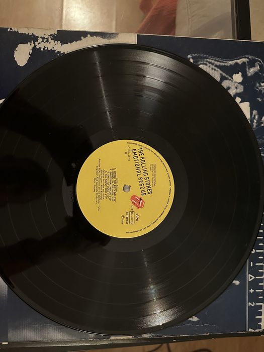 Vendo disco vinil original “Emotional Rescue” dos The Rolling Stones.