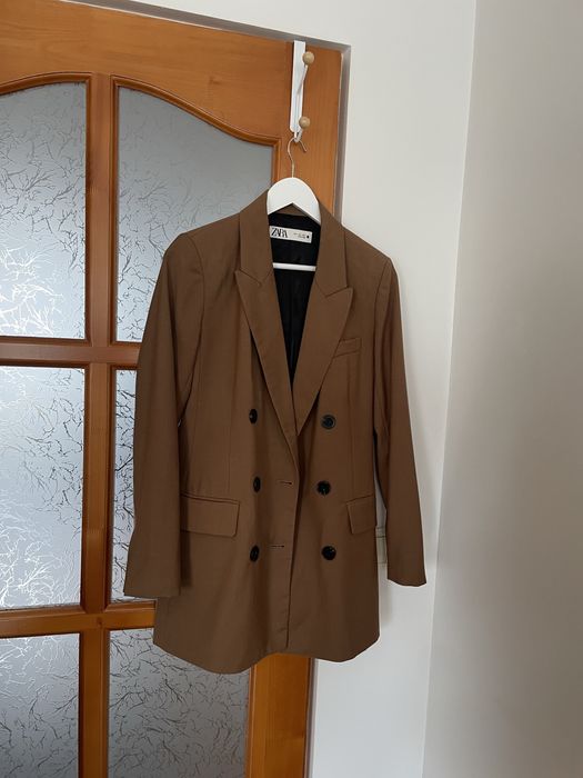 Жіночий двобортний жакет  Zara. S