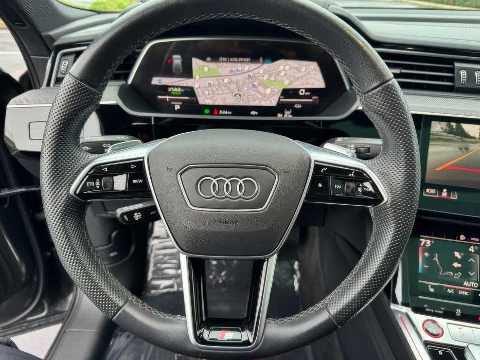 Audi e-tron S Premium Plus Sportback      2023