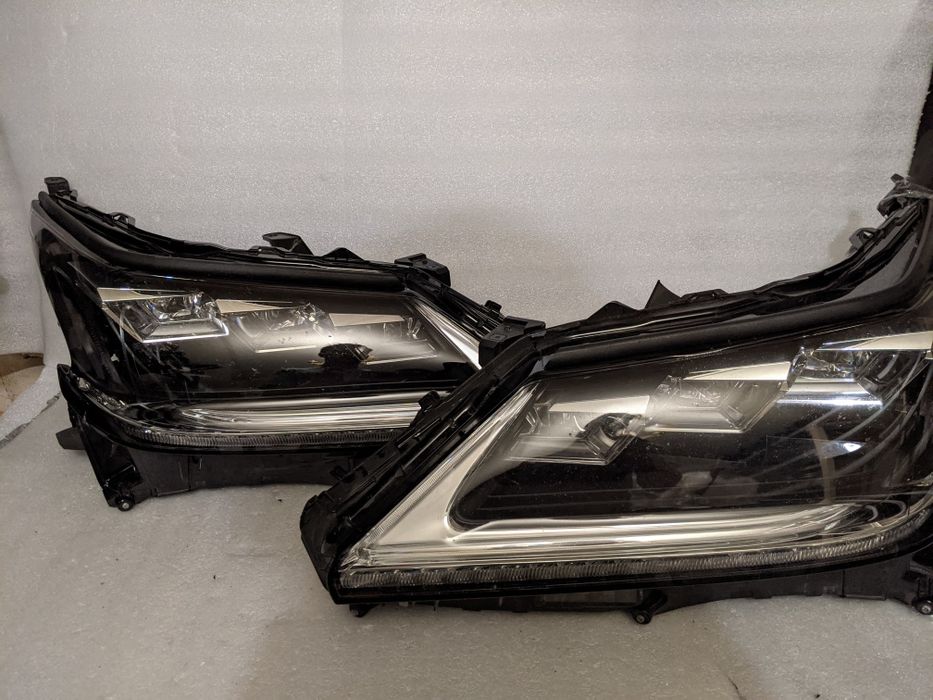 Левая и правая фара Lexus Lx led 2016-2020