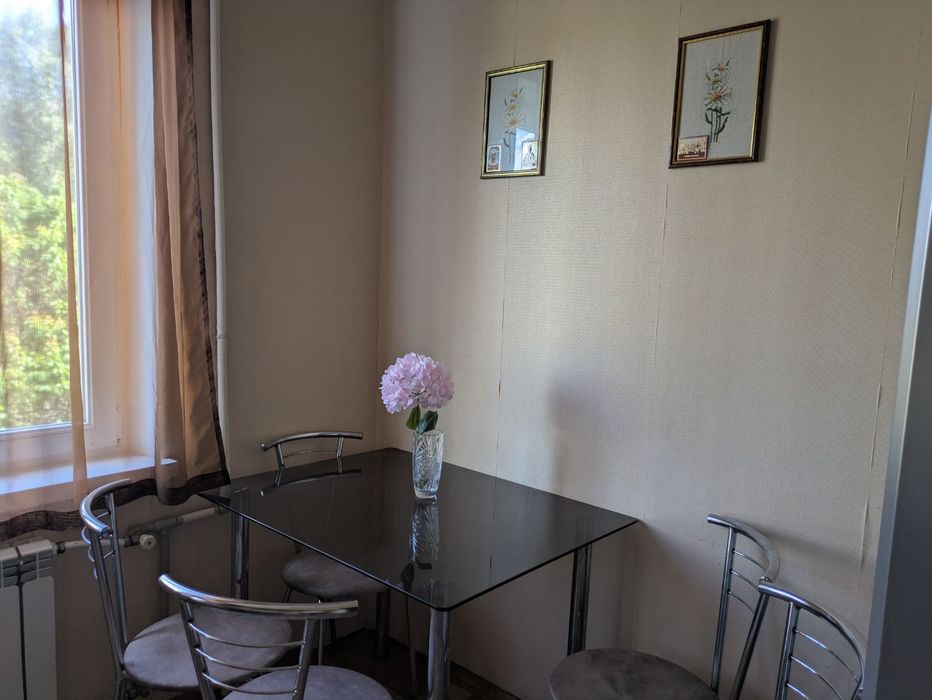 Продаж  двохкімнатної квартири по вул. Володимира Великого,55.