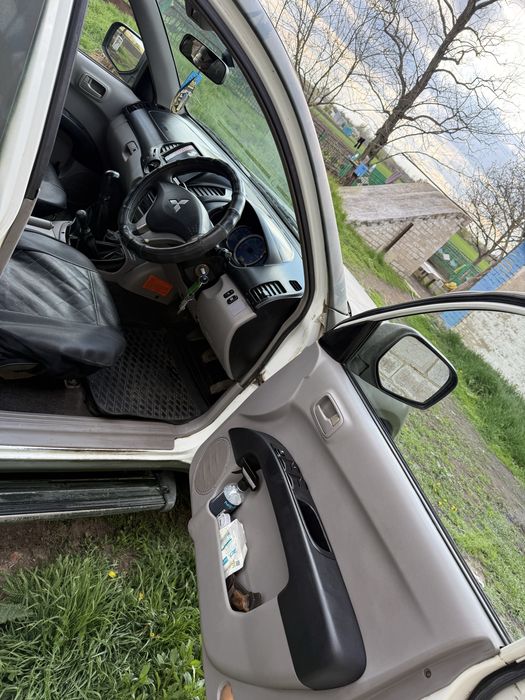 Мітсубіші L-200 .2008 р. 2.5 t.D