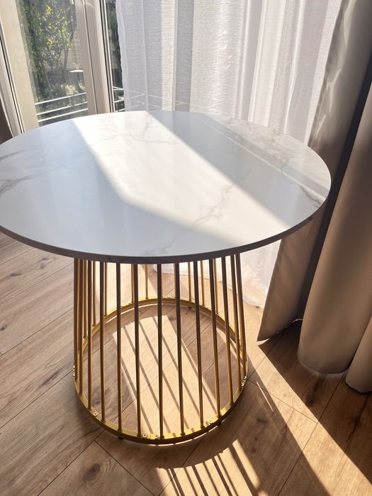 Piękny stół do salonu jadalni 80cm