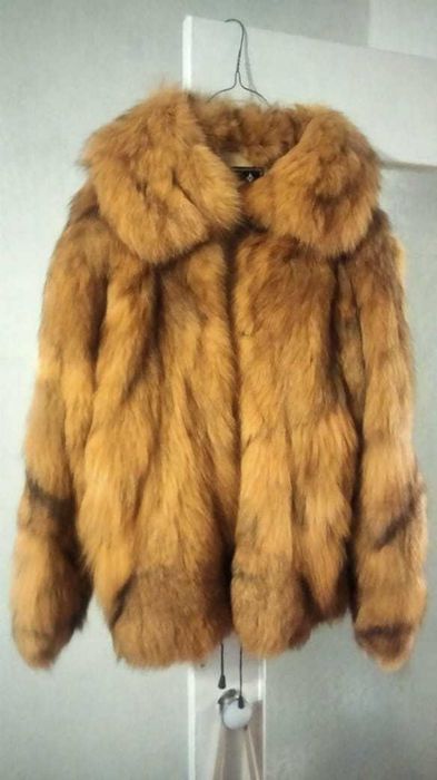 Продам полушубок з лисиці