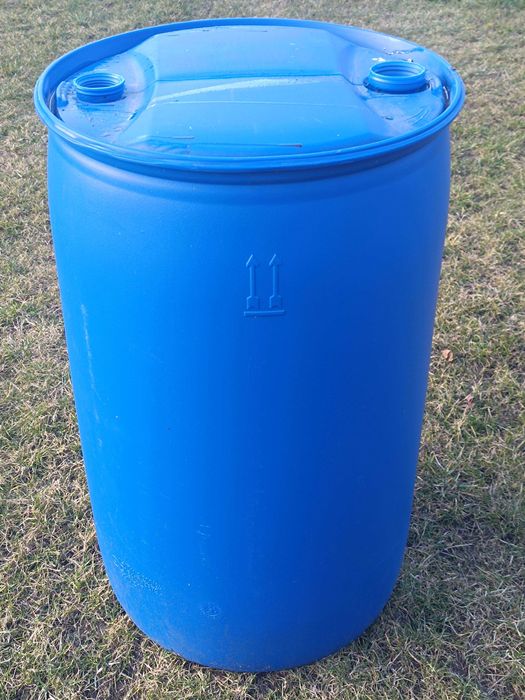 Plastikowe beczki 200L