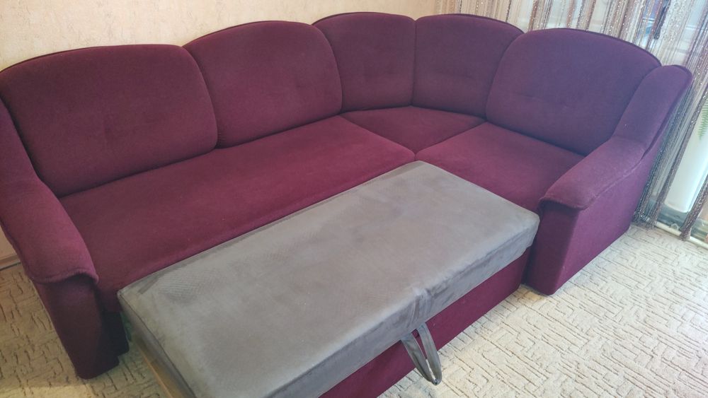 Диван угловий 260/110 і два крісла