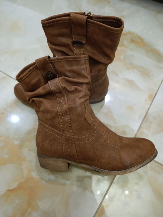 Чоботи жіночі демісезонні