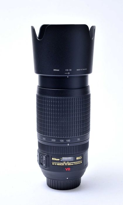 Nikon 70-300 VR 4.5-5.6 ( seminova)