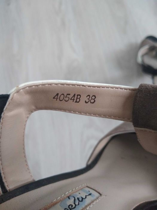 Sandały na platformie Luciano Barachini r.38