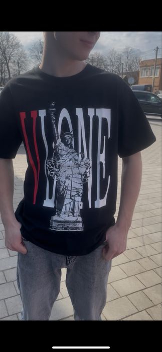 Тішка “VLONE” статуя свободи