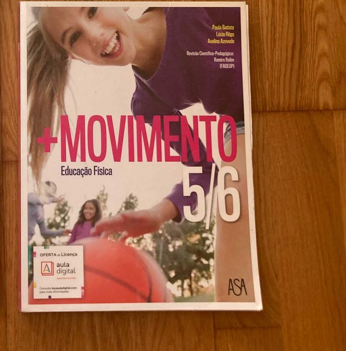 Livros escolares de 6º, 5º, 4º e 2º anos