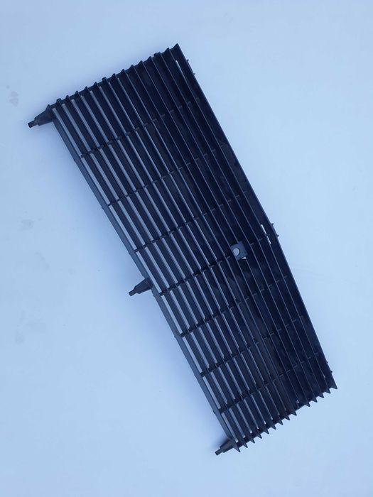 Atrapa    grill    Fiat 125p    środek FSO rok 73 / 91 kratka