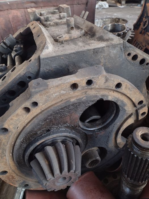 Запчасти КПП будозера Т130.Т170  б/у