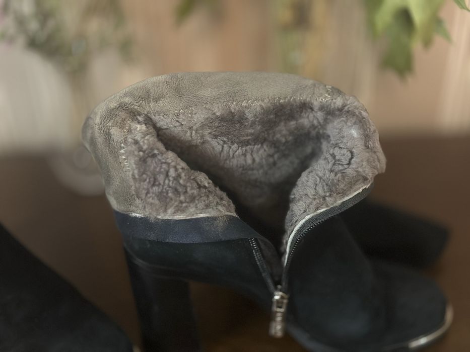 Сапожки жіночі замшеві 39 розмір