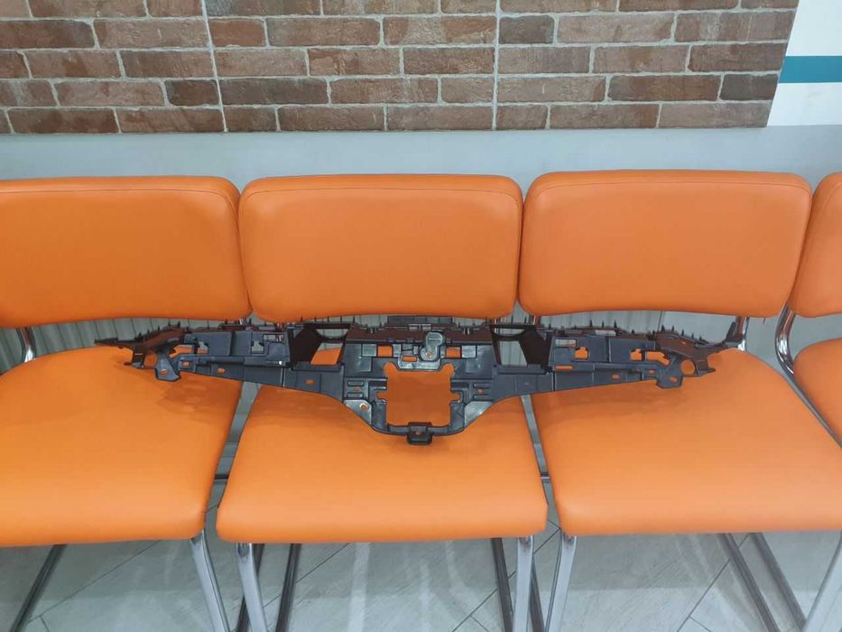 Кронштейн радіаторної решітки grill Toyota Highlander 20-26 531150E010