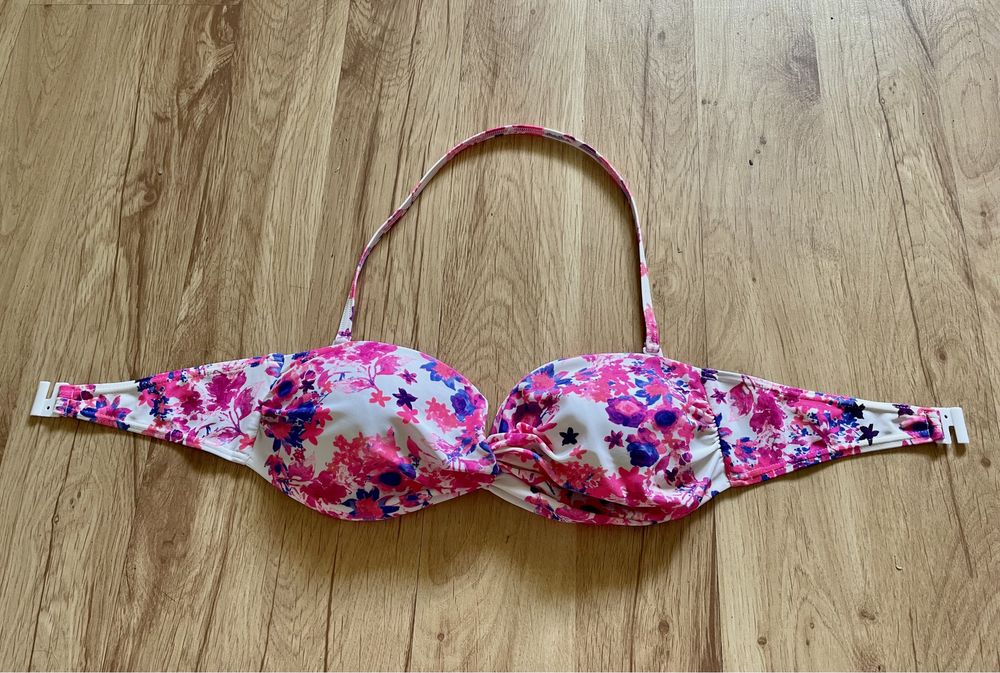 Góra bikini Resort M