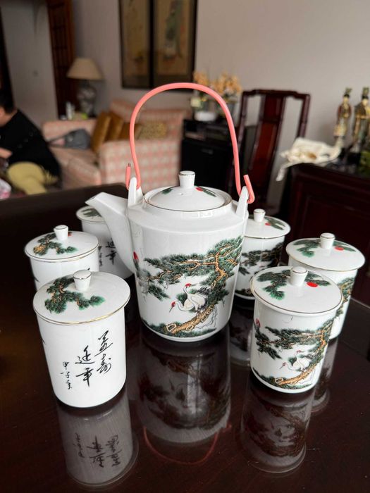 Conjunto de Chá com Motivo de Garças e Pinheiros