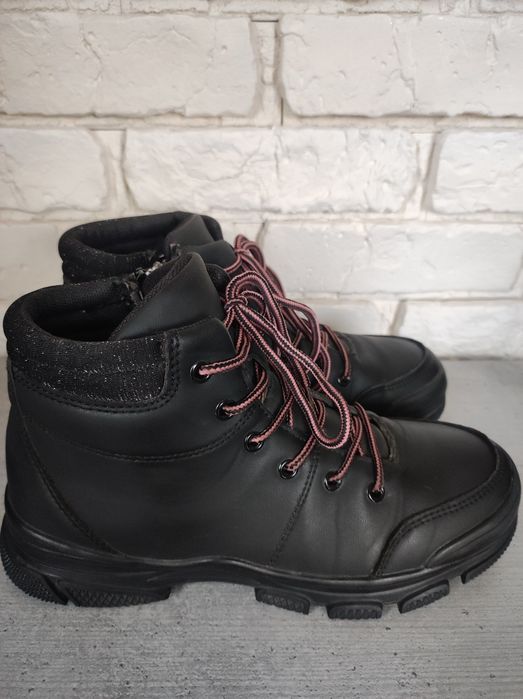 Ботинки демісезонні на дівчинку розмір 37