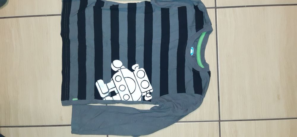 CROCS i CONVERSE r. 116 bluzka  koszulka paka T-shirt robot kościotrup