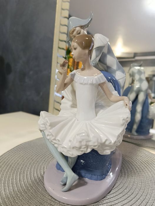 порцеляна арлекіно та балерина