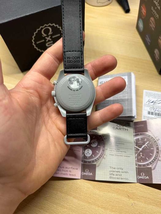 MoonSwatch SO33M100 – Omega x Swatch Kosmiczny Styl