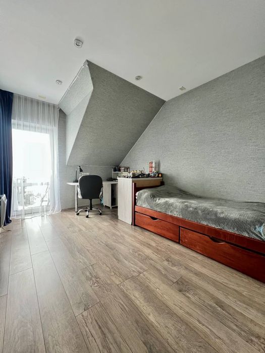 Продаж! Котедж з ремонтом 116 м² + 5 соток. Пустомити, вул. Свободи