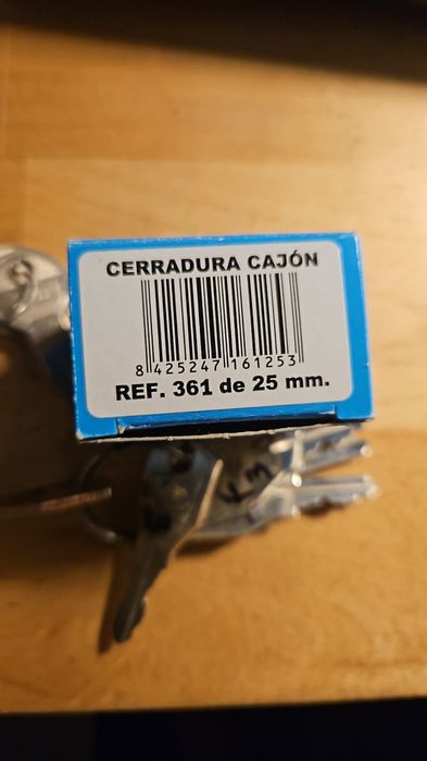 16 fechaduras de cacifos com várias chaves