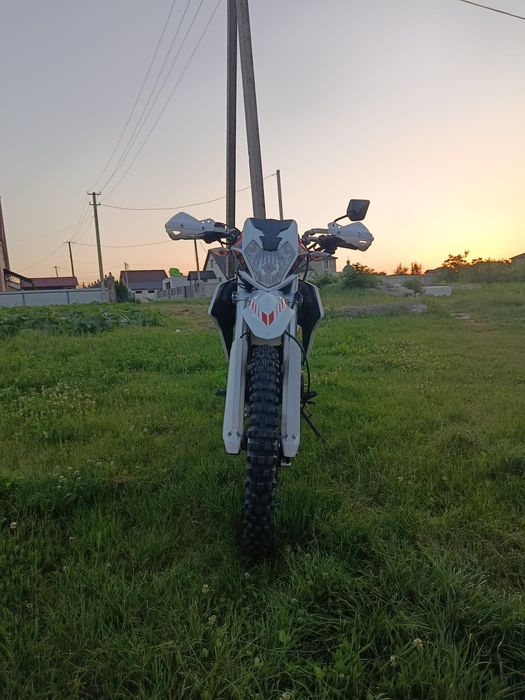 Продам мотоцикл 250 кубів