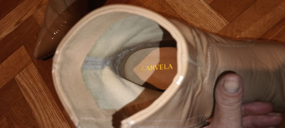 Carvela Made Italia.botki damskie lakierowane
