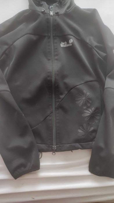 Jack wolf куртка жіноча , вітровка ,спортивна кофта