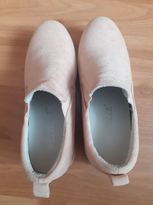 Buty na koturnie r.37 pudrowy róż