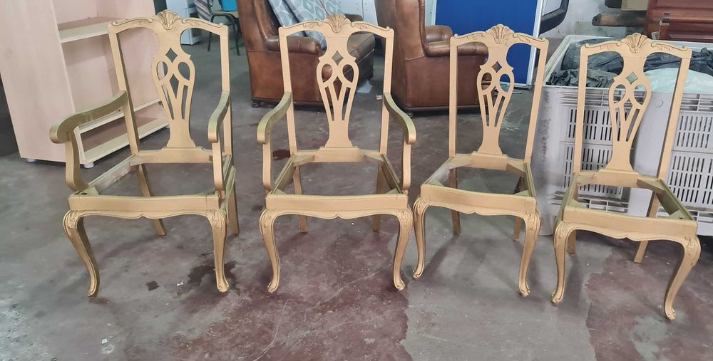 2 Cadeiras + 2 Cadeirões em Madeira Dourada