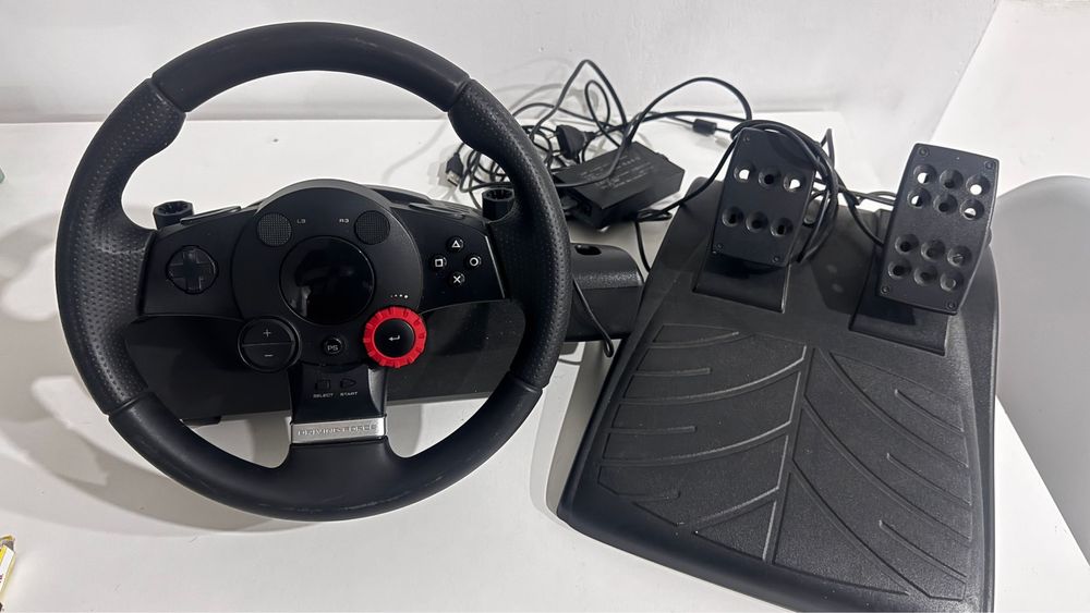 Volante Logitech Driving Force EX com pedais (PS2/PS3/PC)