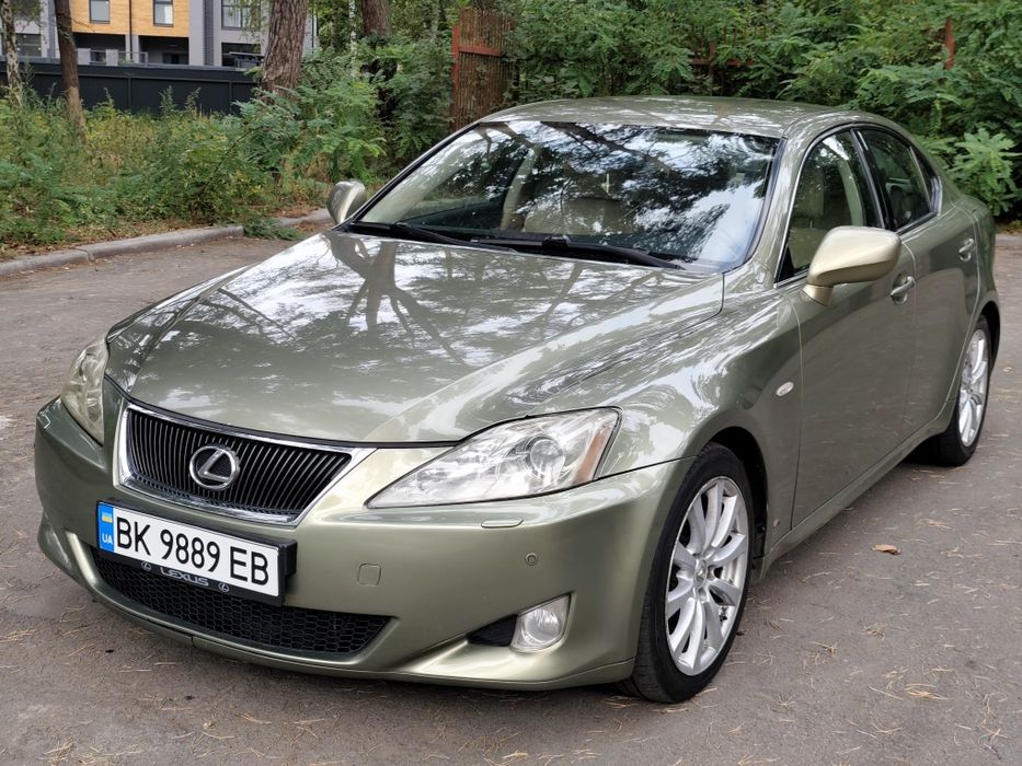 LEXUS is250 2006 рік
